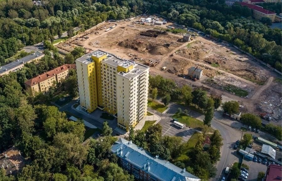 Каковы основные риски при покупке квартиры в проекте реновации?